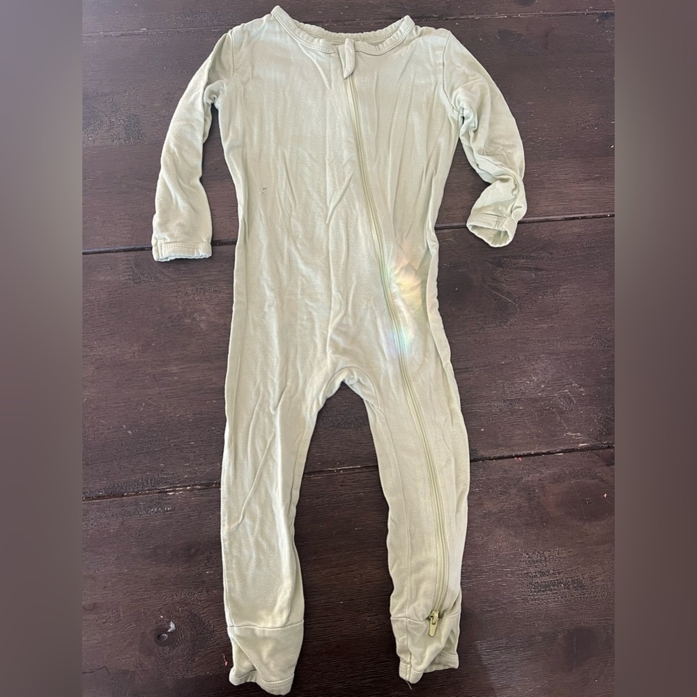 Kyte Baby Pistachio 2T zippered romper
